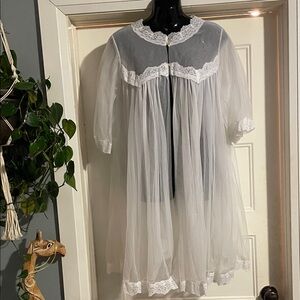 Elegant White Lace Trim Nightgown new with tags